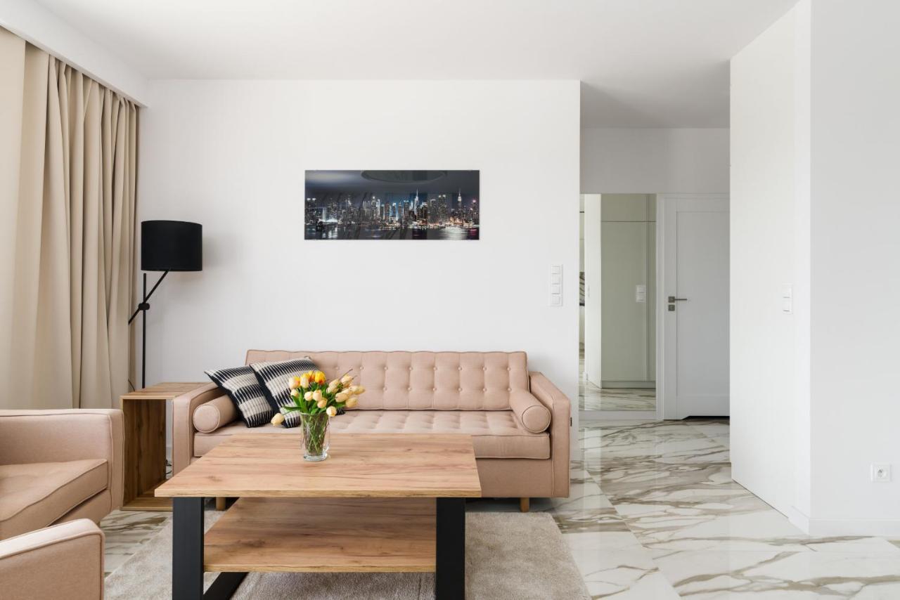 Esencja Apartments With Free Parking Garbary 104 By Noclegi Renters Poznan Ngoại thất bức ảnh