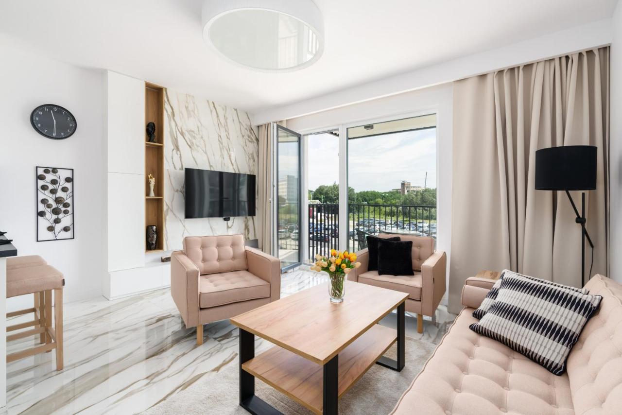 Esencja Apartments With Free Parking Garbary 104 By Noclegi Renters Poznan Ngoại thất bức ảnh