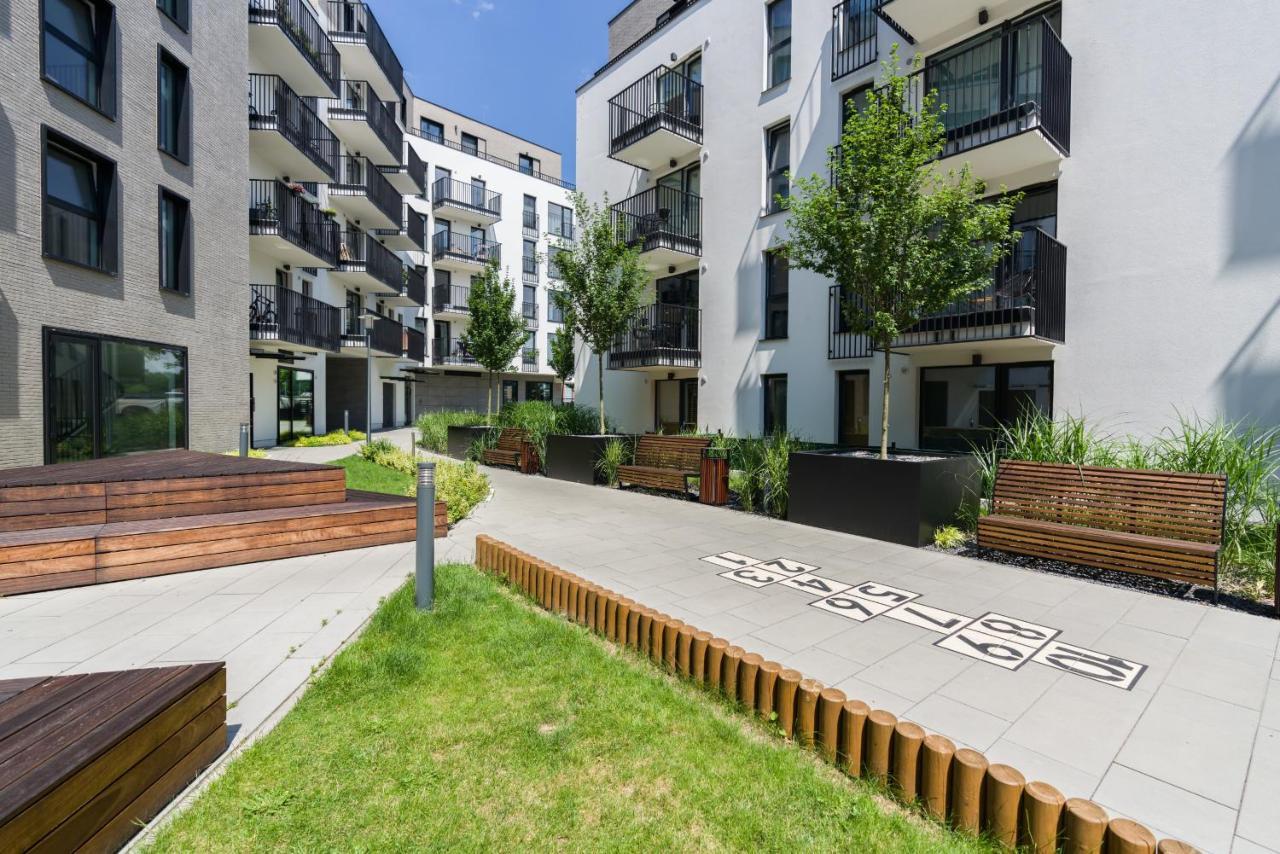 Esencja Apartments With Free Parking Garbary 104 By Noclegi Renters Poznan Ngoại thất bức ảnh