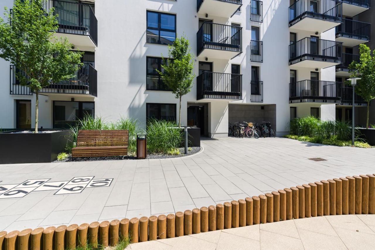 Esencja Apartments With Free Parking Garbary 104 By Noclegi Renters Poznan Ngoại thất bức ảnh