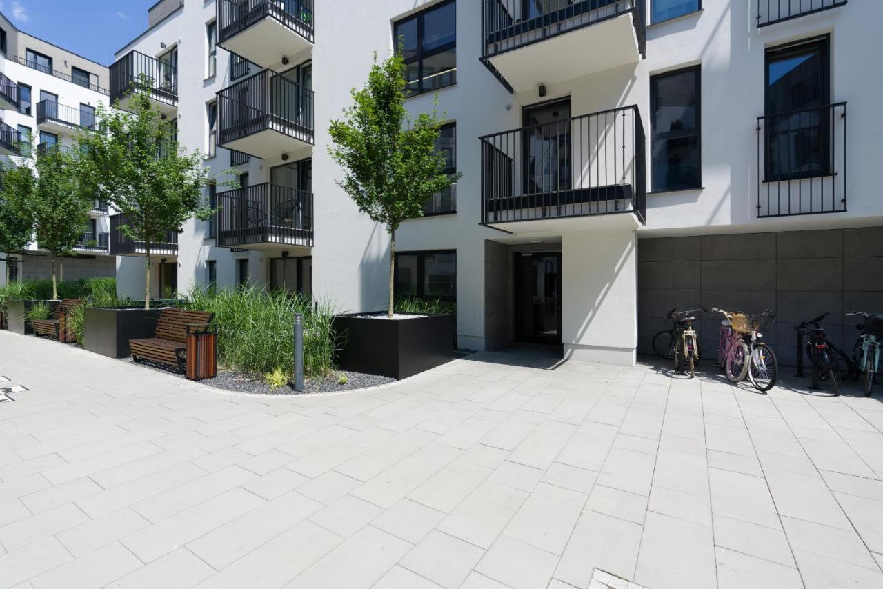 Esencja Apartments With Free Parking Garbary 104 By Noclegi Renters Poznan Ngoại thất bức ảnh