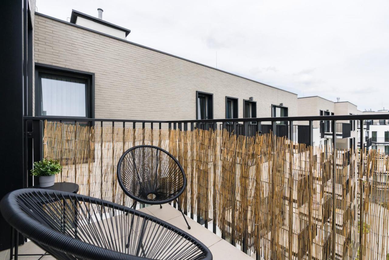 Esencja Apartments With Free Parking Garbary 104 By Noclegi Renters Poznan Ngoại thất bức ảnh