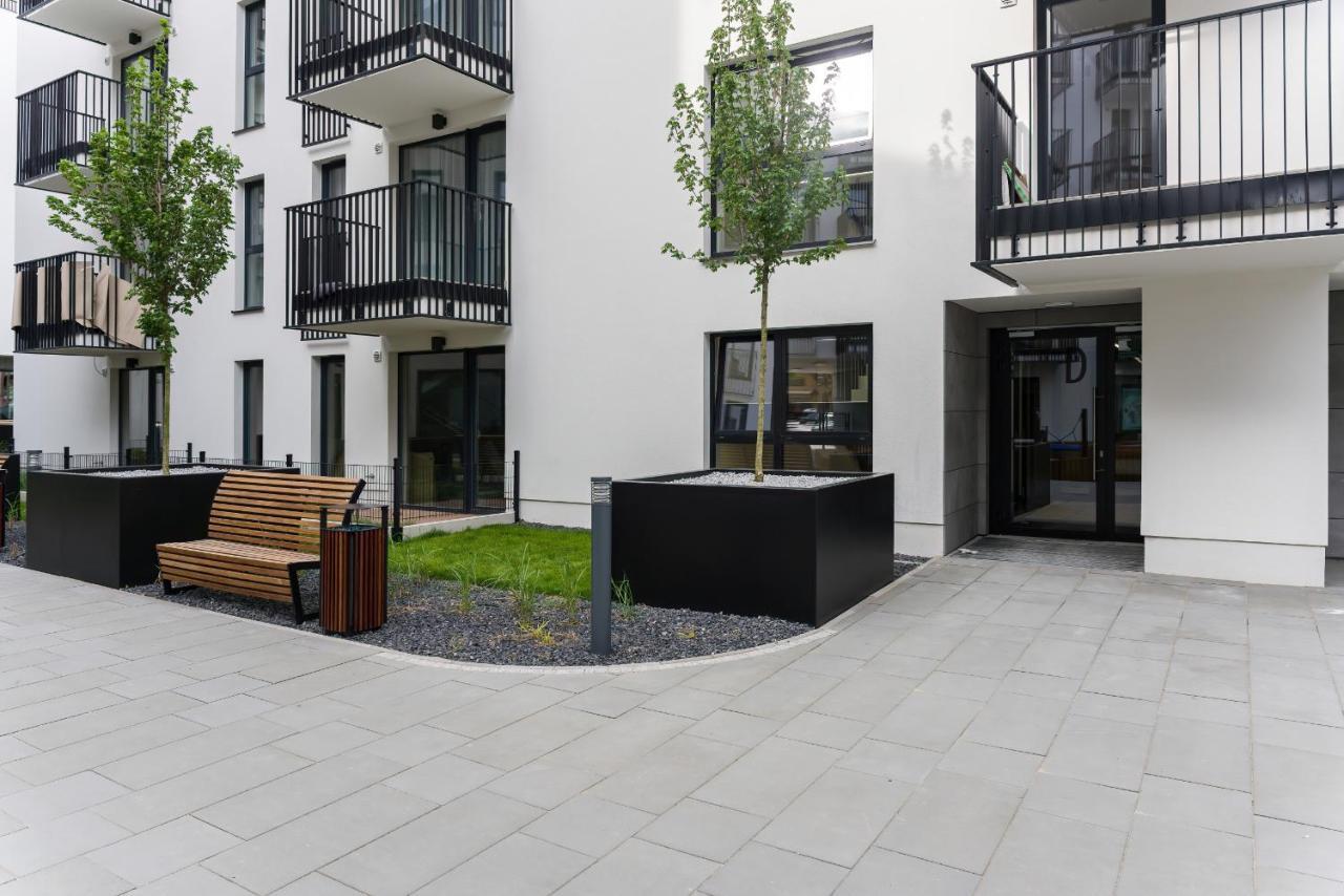 Esencja Apartments With Free Parking Garbary 104 By Noclegi Renters Poznan Ngoại thất bức ảnh