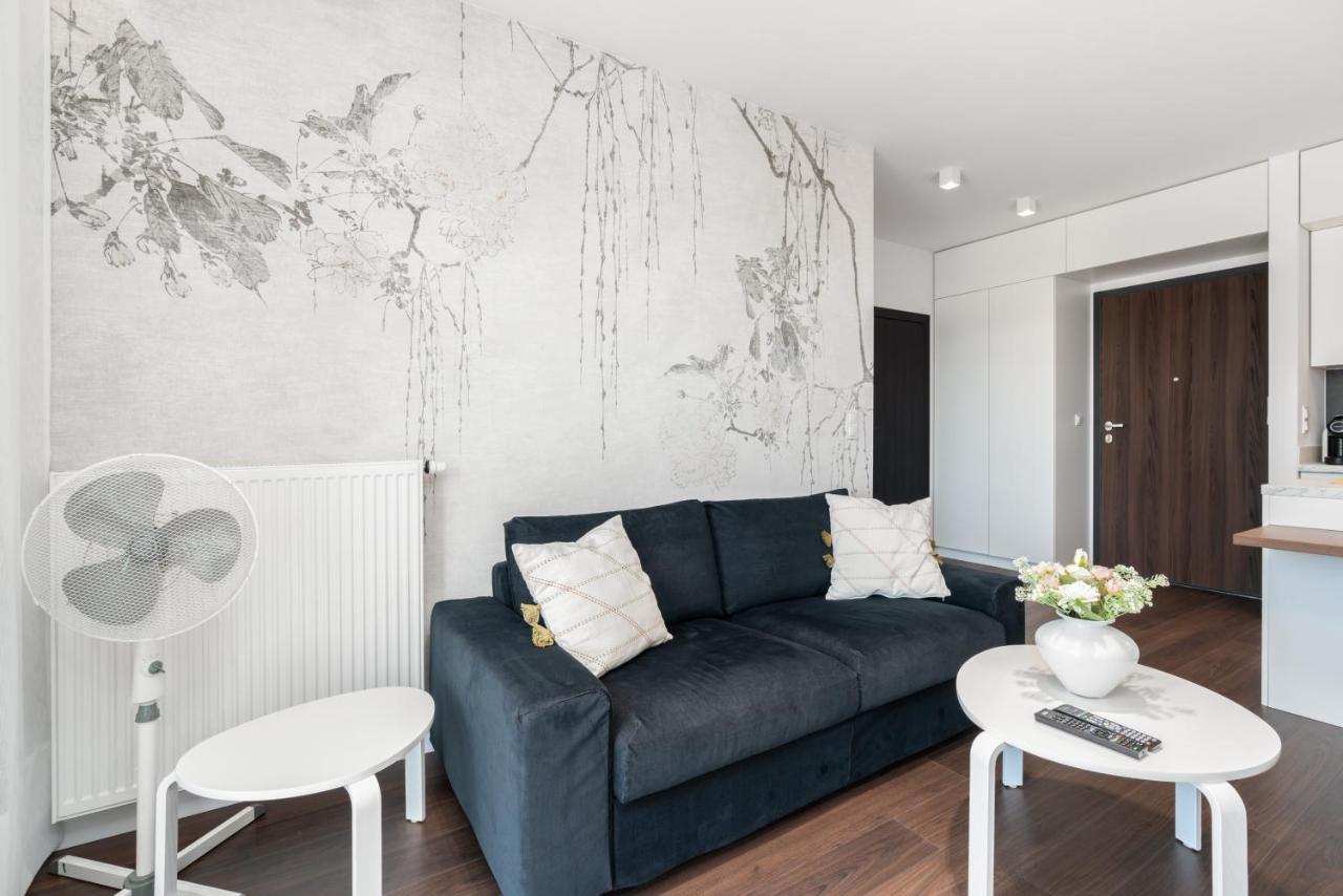 Esencja Apartments With Free Parking Garbary 104 By Noclegi Renters Poznan Ngoại thất bức ảnh
