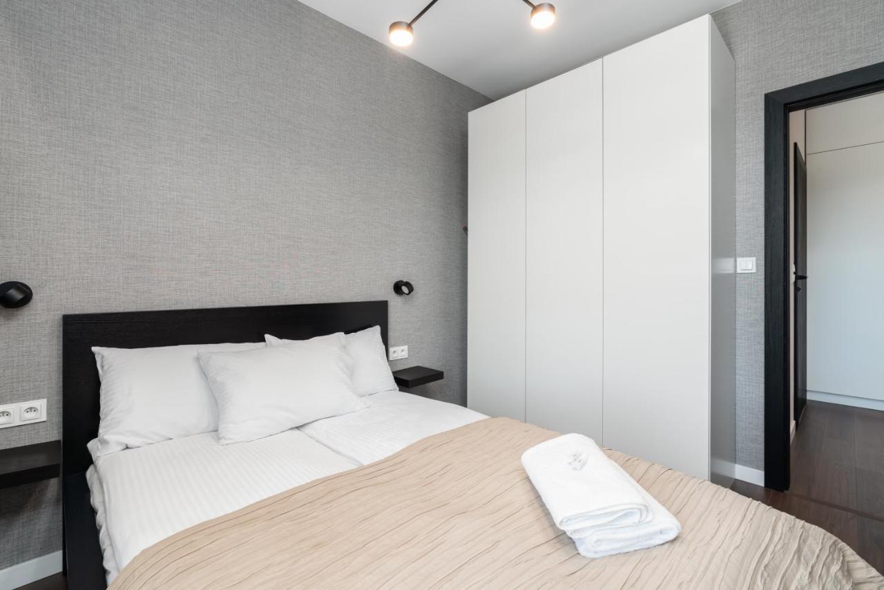 Esencja Apartments With Free Parking Garbary 104 By Noclegi Renters Poznan Ngoại thất bức ảnh