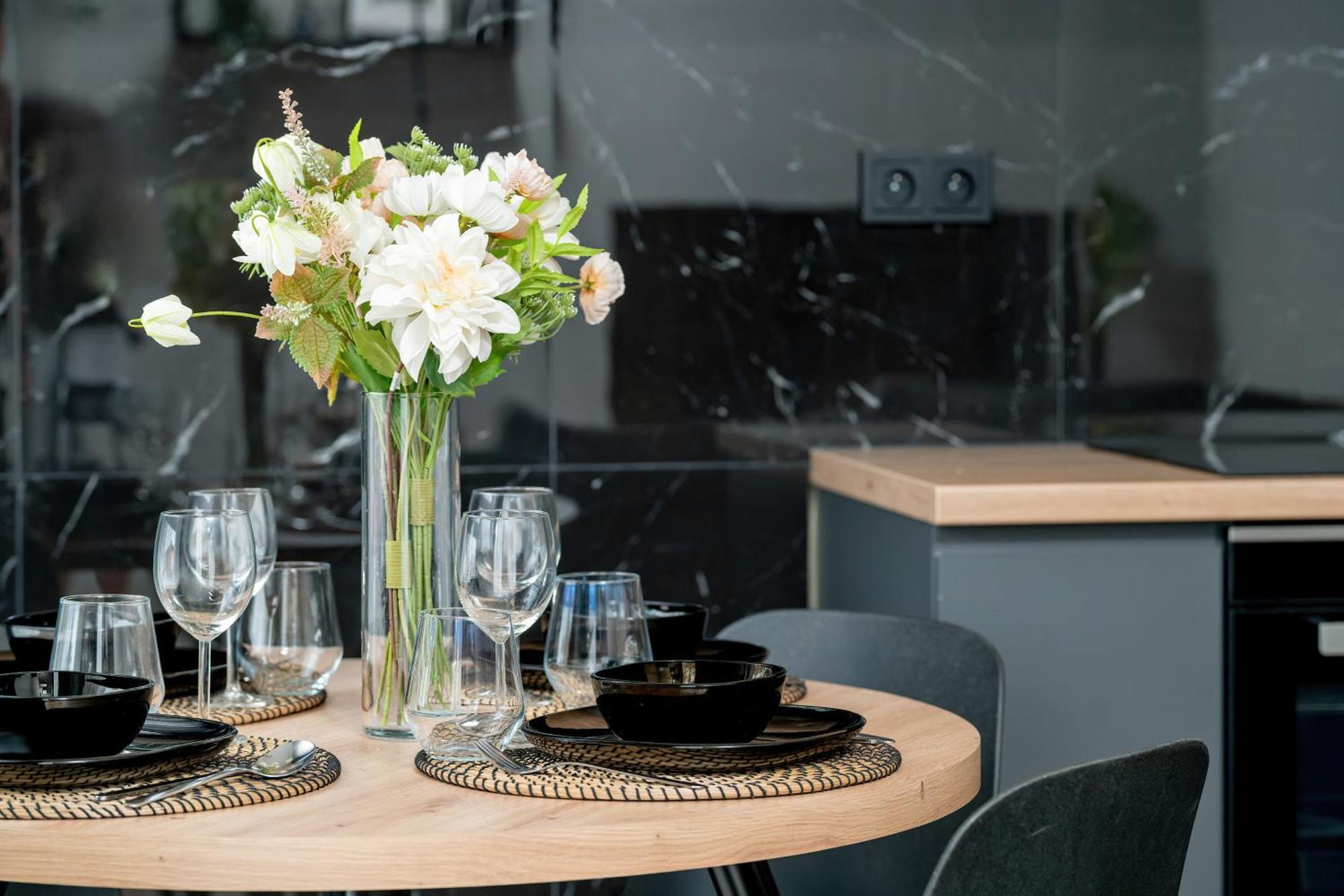 Esencja Apartments With Free Parking Garbary 104 By Noclegi Renters Poznan Ngoại thất bức ảnh