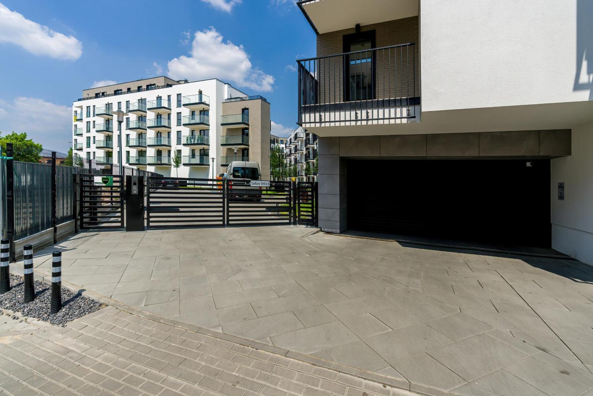 Esencja Apartments With Free Parking Garbary 104 By Noclegi Renters Poznan Ngoại thất bức ảnh