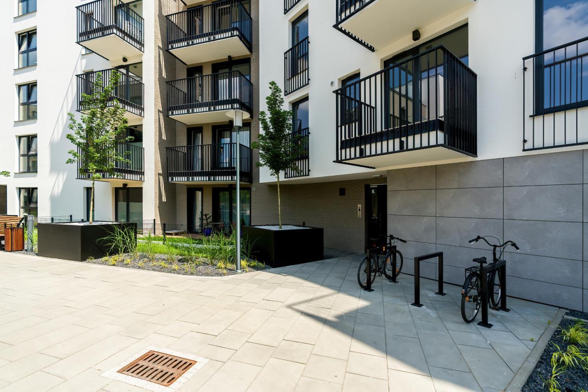 Esencja Apartments With Free Parking Garbary 104 By Noclegi Renters Poznan Ngoại thất bức ảnh