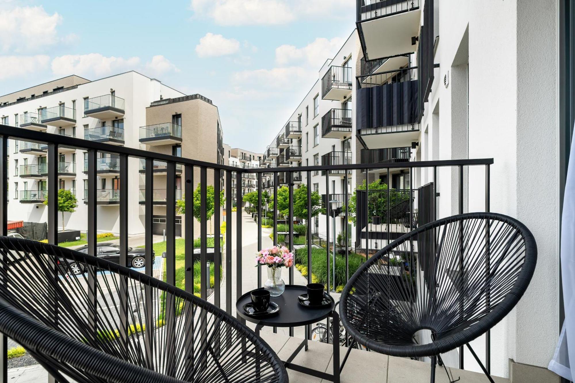 Esencja Apartments With Free Parking Garbary 104 By Noclegi Renters Poznan Ngoại thất bức ảnh