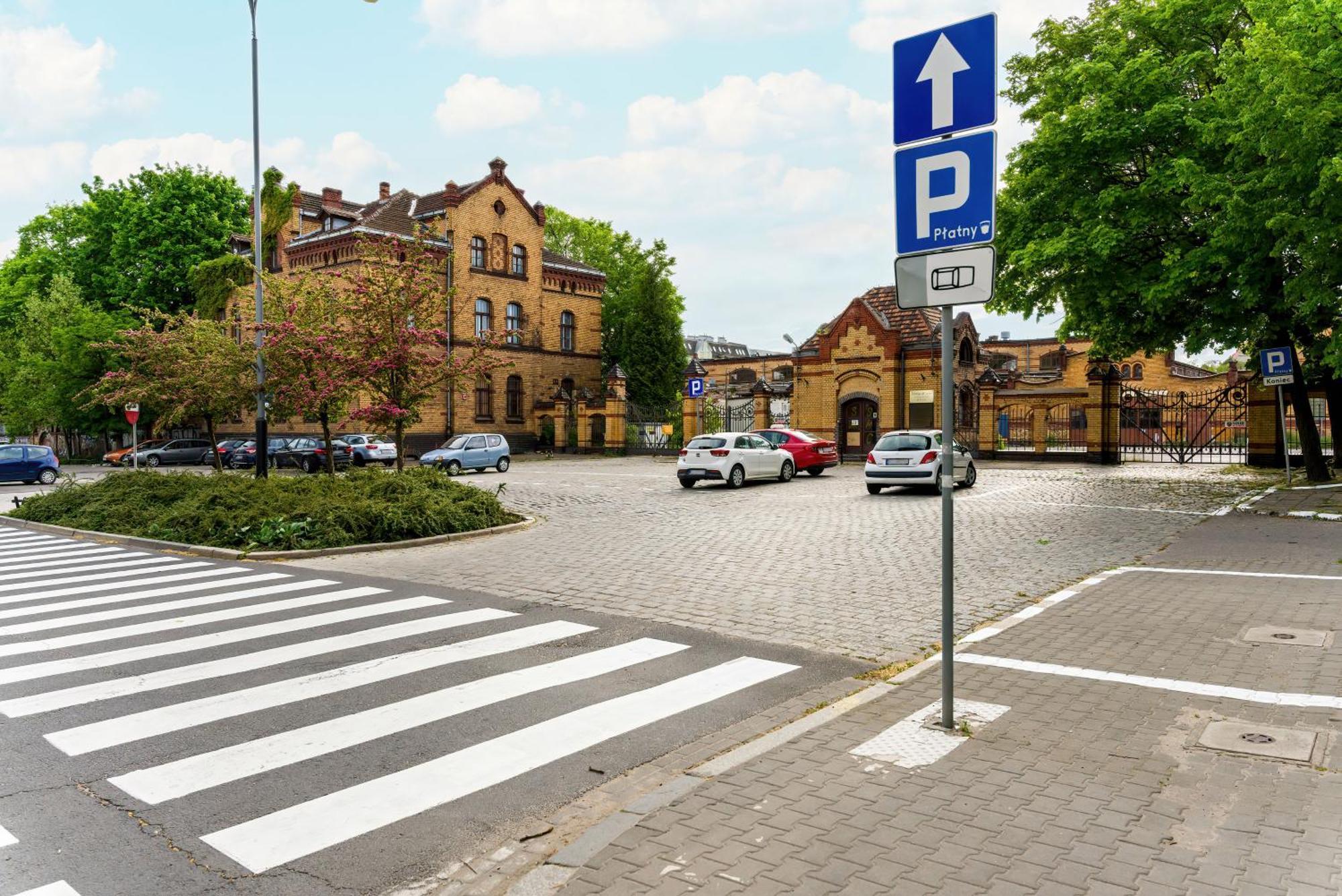 Esencja Apartments With Free Parking Garbary 104 By Noclegi Renters Poznan Ngoại thất bức ảnh